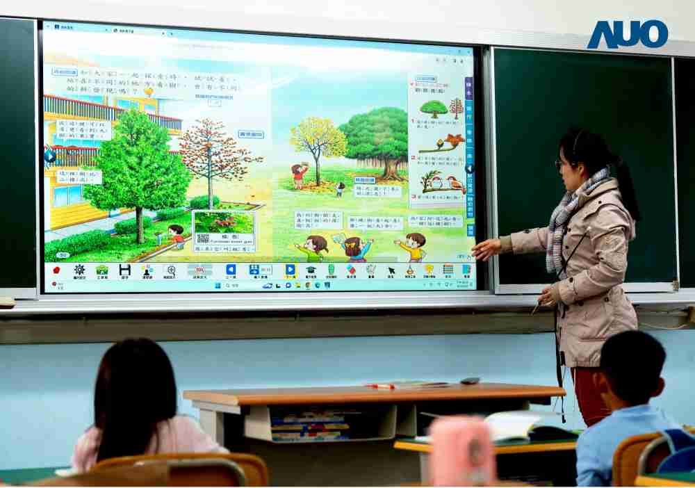 冰球突破与达擎共同开发的〝远程设备管理系统〞，，，透过流畅的多功能安装模式、、、直觉设计的整合操作接口，，可同时管理多部设备，，，改善学校的设备管理痛点