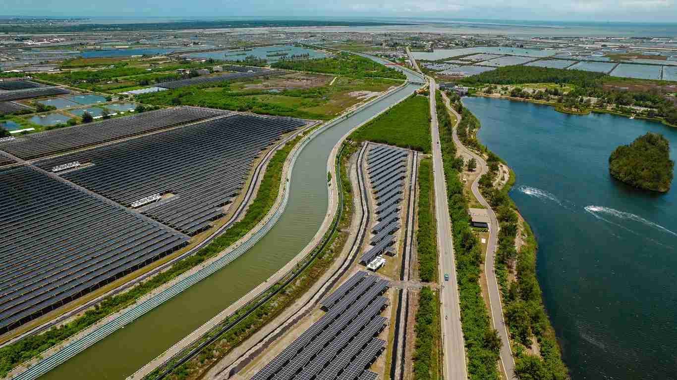 冰球突破能源事业提供智慧能源管理、、太阳能监控管理、、、全方位电厂建置及运维解决方案，，，并拥有管理超过6000案场的经验