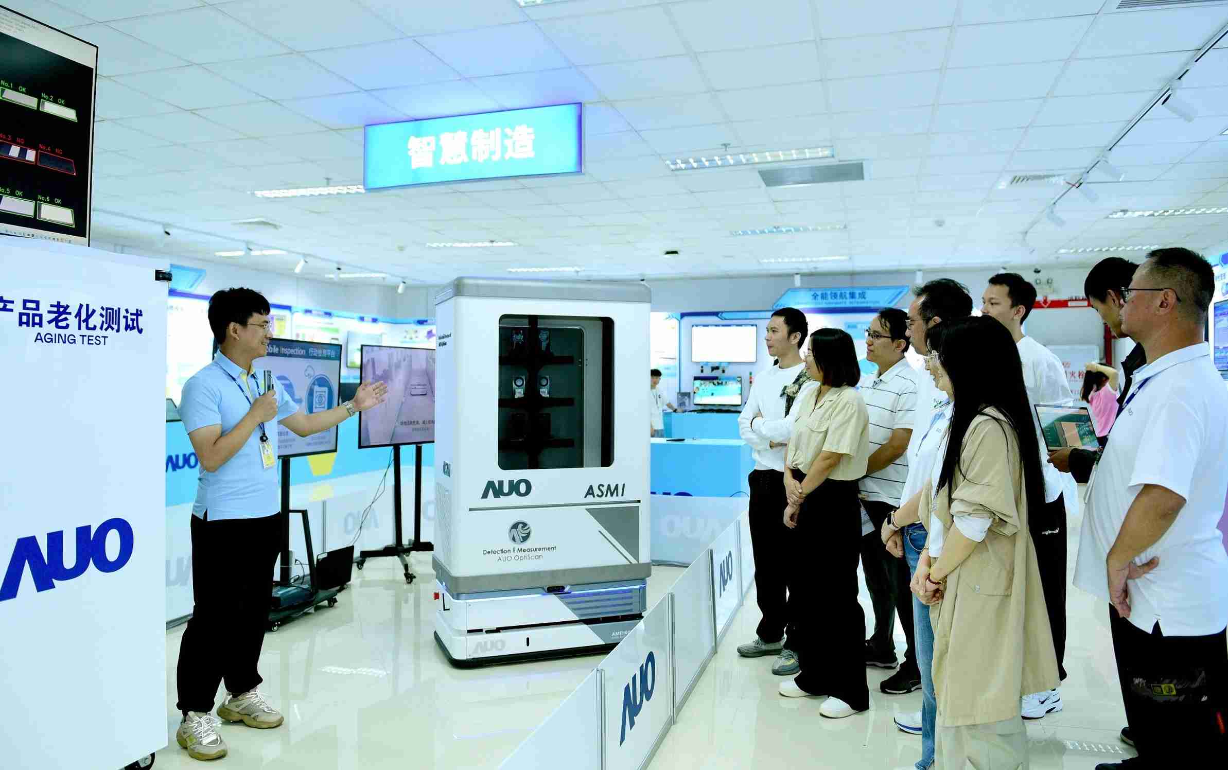 冰球突破厦门将5G+ABC技术串联生产管理全流程，，，打通研发、、、、采购、、生管、、、、制程、、、、设备、、、质量等产品全生命周期制造流程，，完成数字化设计、、、智慧供应链、、智能座舱、、、、全流程设备管理、、数据驱动优化、、智慧在线检测、、智慧品管等自适应生产模式升级